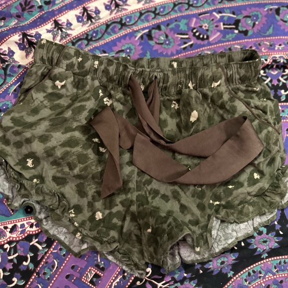 aerie Other - Aerie Green Leopard Print Shorts